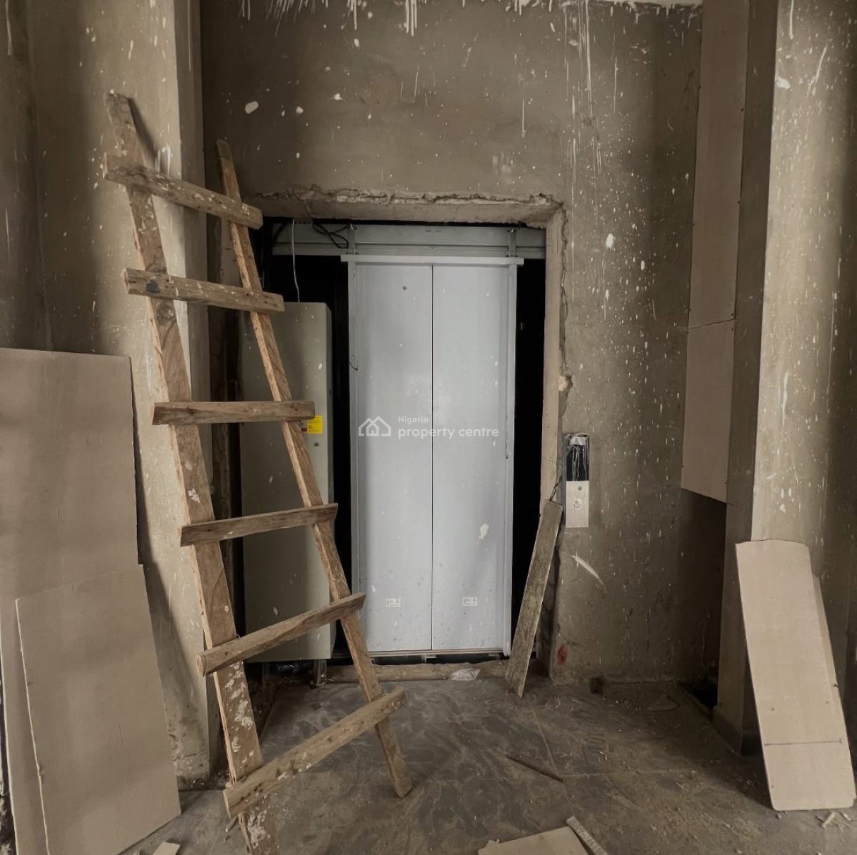 Smart and Spacious 2 Bedroom Penthouse Apartment with Bq, Lekki Phase 1, Lekki, Lagos, Flat / Apartment for Rent