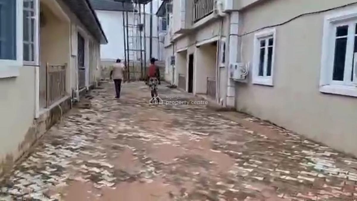 5flats of 3bedrooms 2flats of 2bedrooms 100ft By 100ft Land, Ugbor Central Gra Benin City, Benin, Oredo, Edo, Block of Flats for Sale