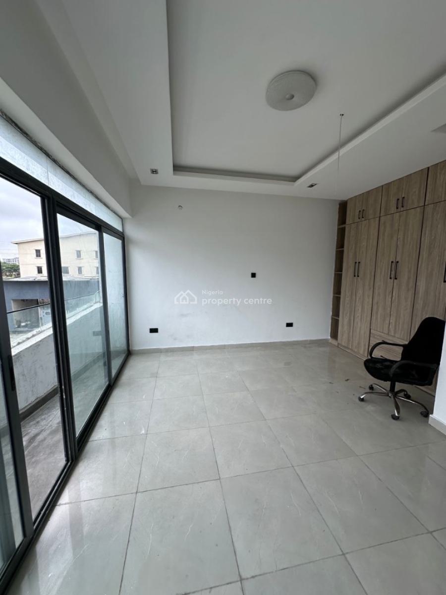 Spacious Luxurious 4 Bedroom Terrace Duplex, Ilasan, Lekki, Lagos, Terraced Duplex for Sale