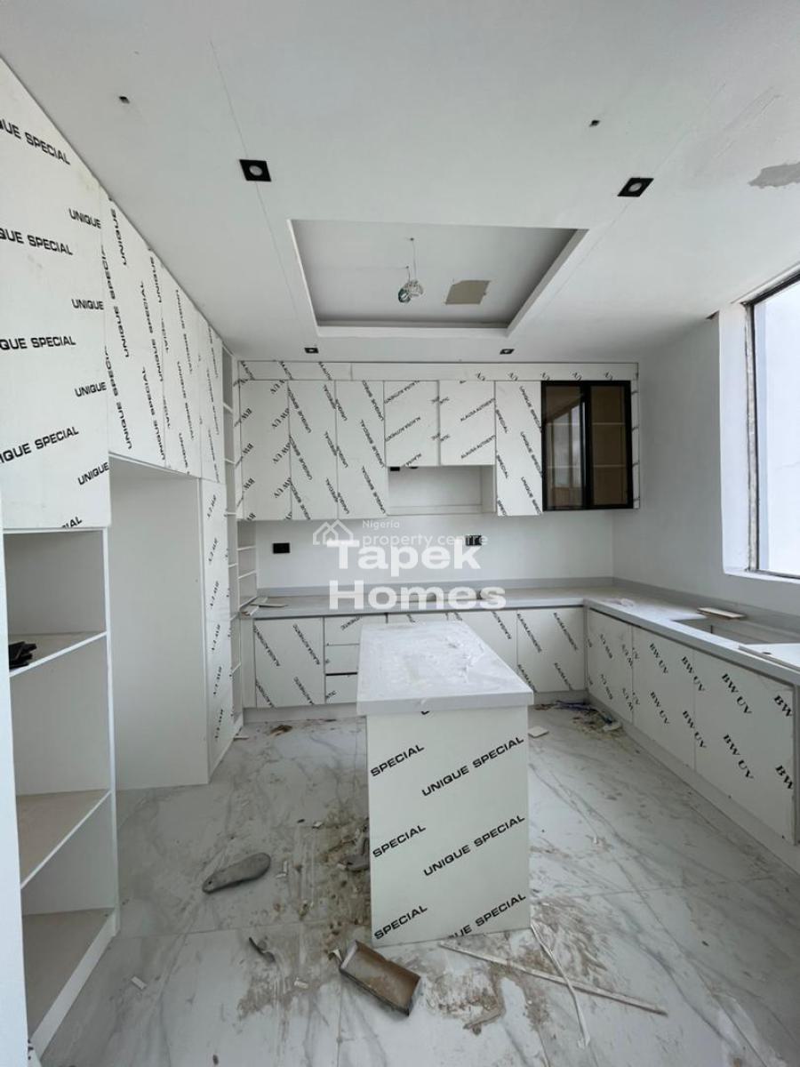 Newly Built 2 Bedroom Apartment, Lekki Phase 1, Lekki, Lagos, Flat / Apartment for Rent