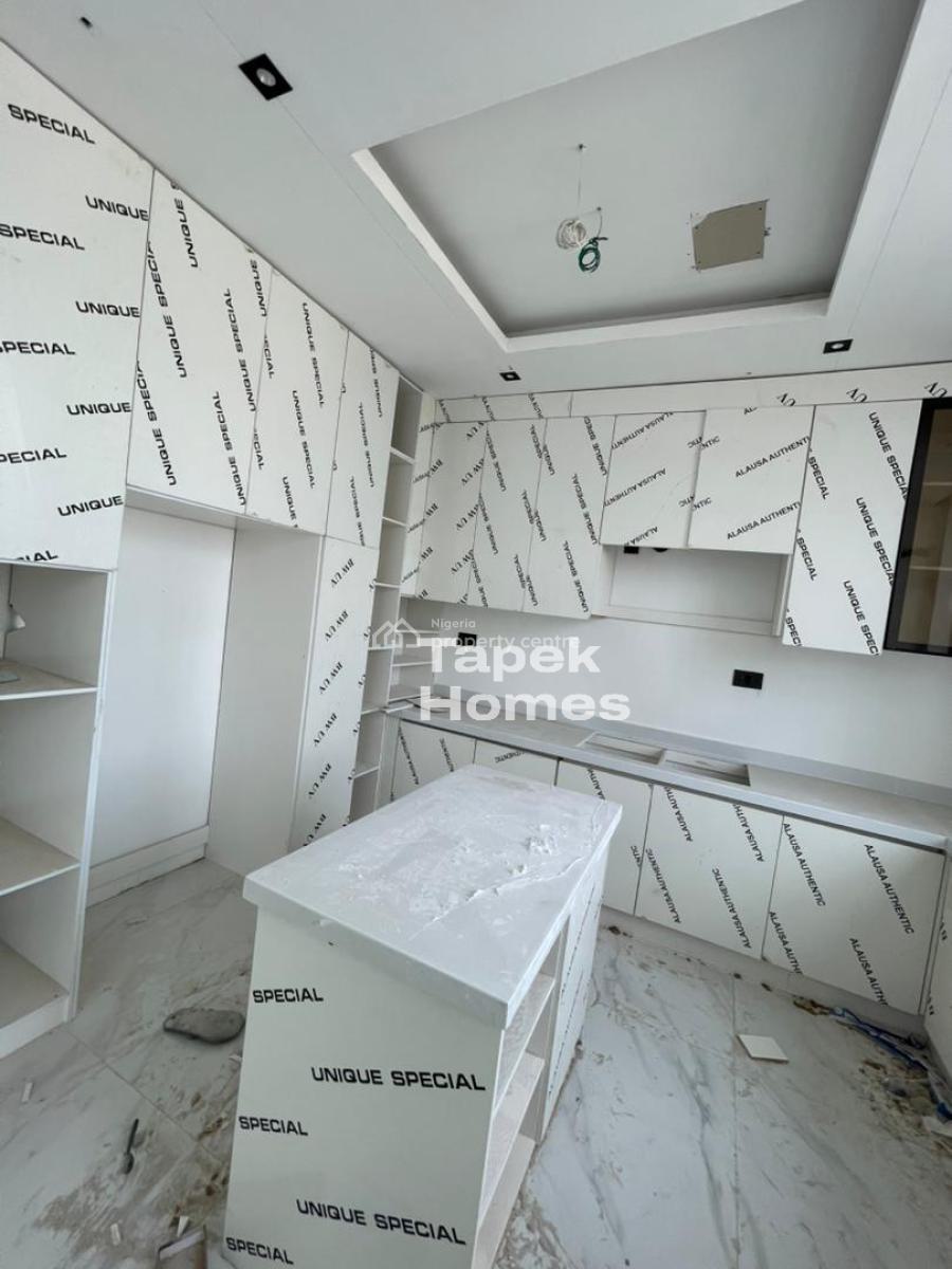 Newly Built 2 Bedroom Apartment, Lekki Phase 1, Lekki, Lagos, Flat / Apartment for Rent