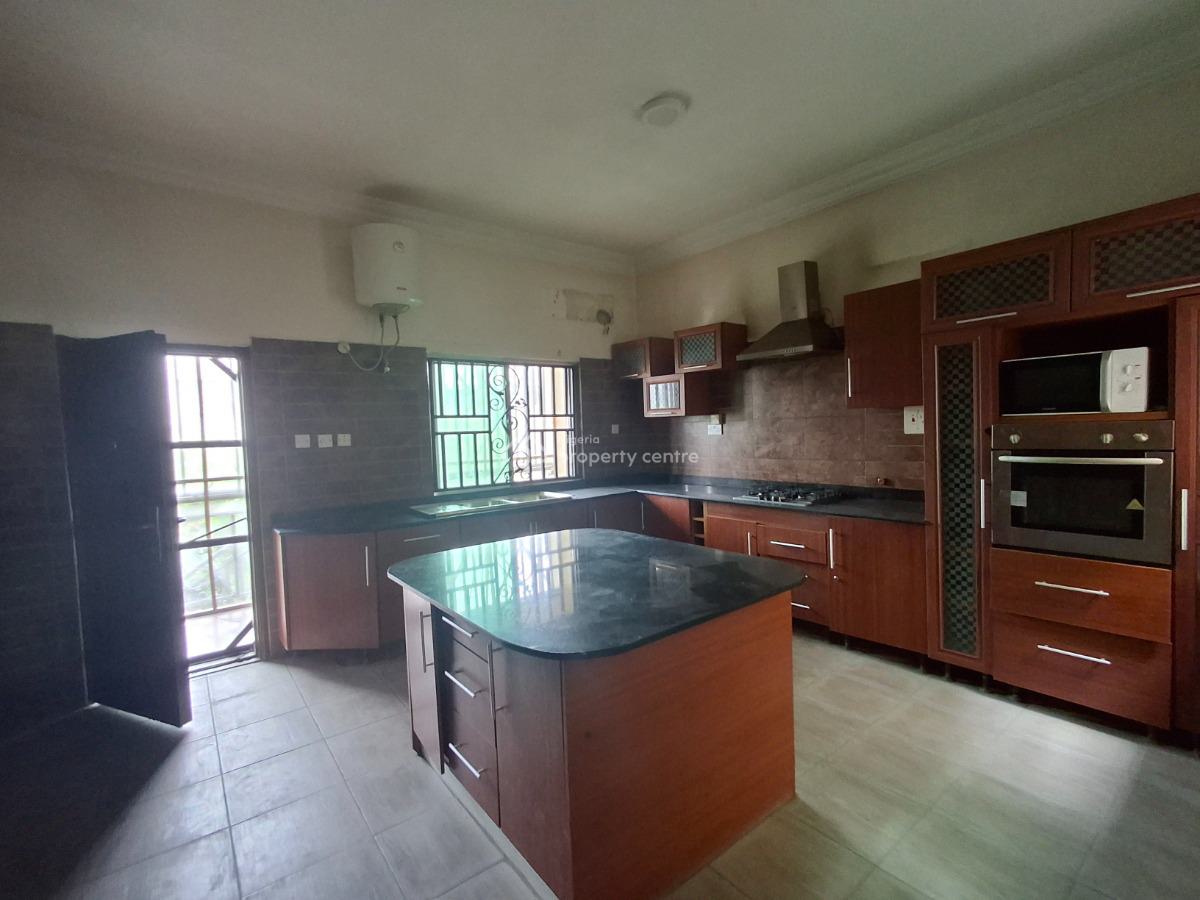 Spacious & Self Serviced 3 Bedroom Flat on First Floor, Lekki Phase 1, Lekki, Lagos, Flat / Apartment for Rent