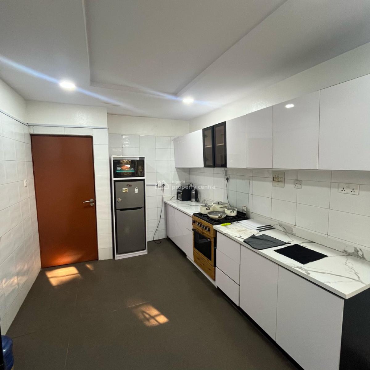 Spacious 1 Bedroom Apartment, Lekki Phase 1, Lekki, Lagos, Flat / Apartment Short Let