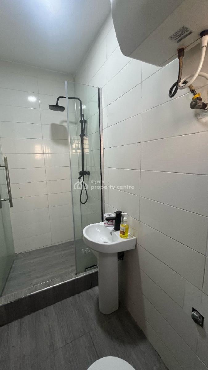 Spacious 1 Bedroom Apartment, Lekki Phase 1, Lekki, Lagos, Flat / Apartment Short Let