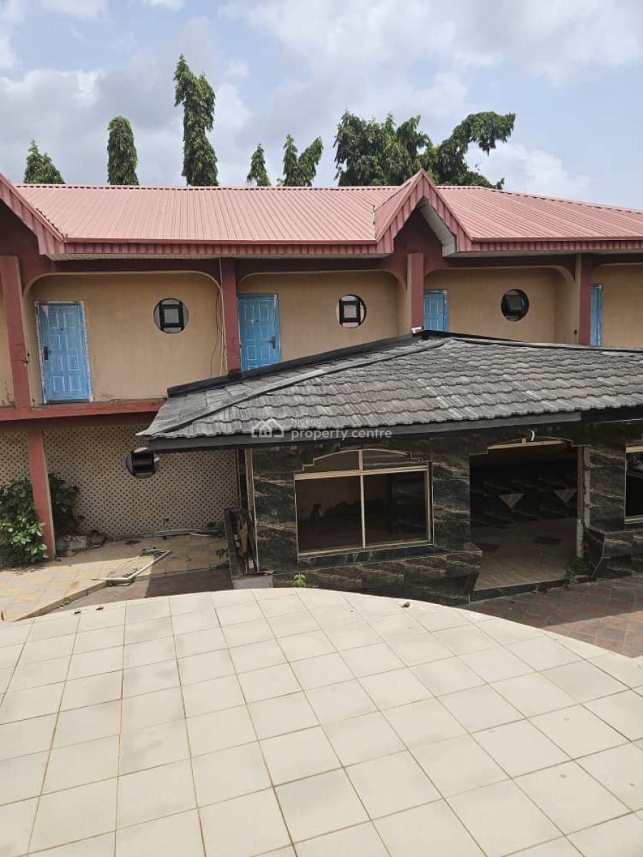 Massive Hotel in a Good Location, Iyana Adeoyo, Ringroad, Challenge, Ibadan, Oyo, Hotel / Guest House for Sale