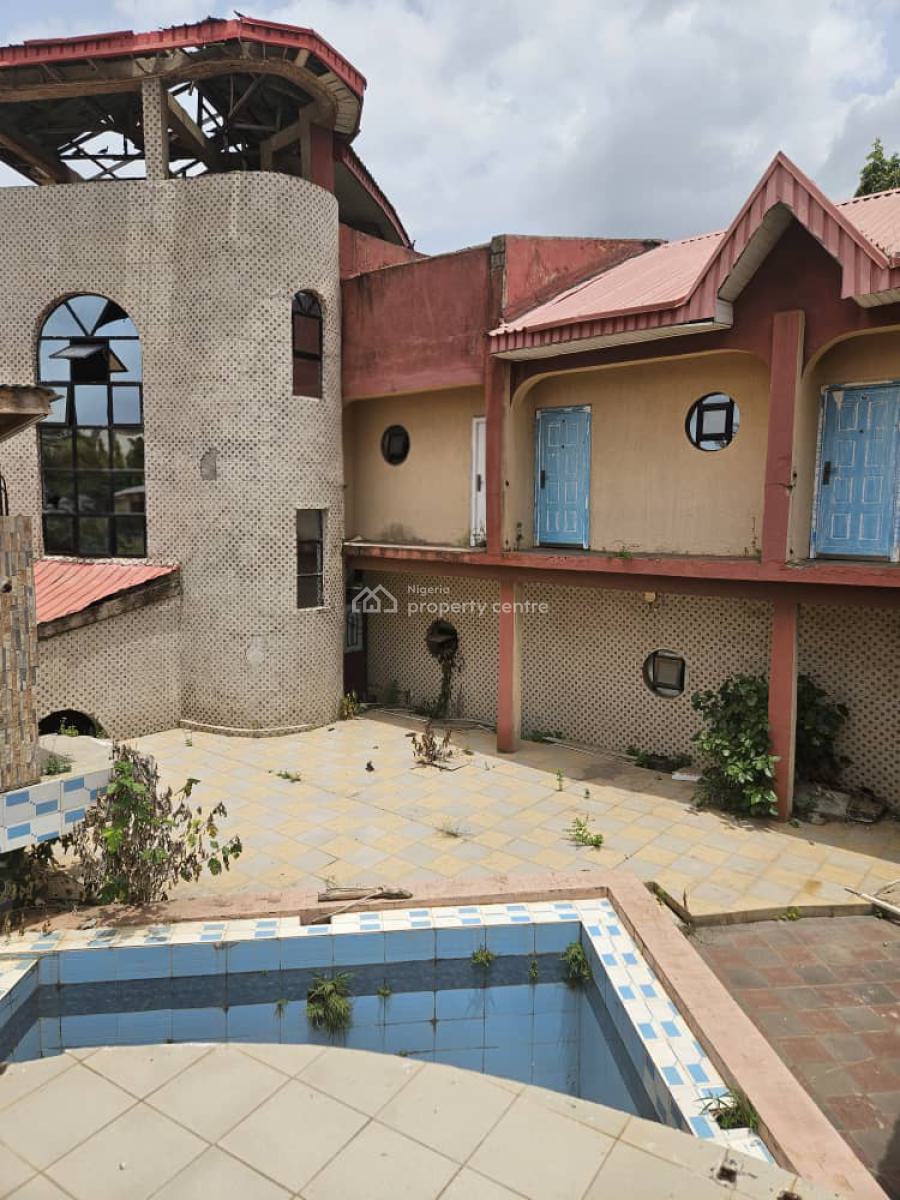 Massive Hotel in a Good Location, Iyana Adeoyo, Ringroad, Challenge, Ibadan, Oyo, Hotel / Guest House for Sale