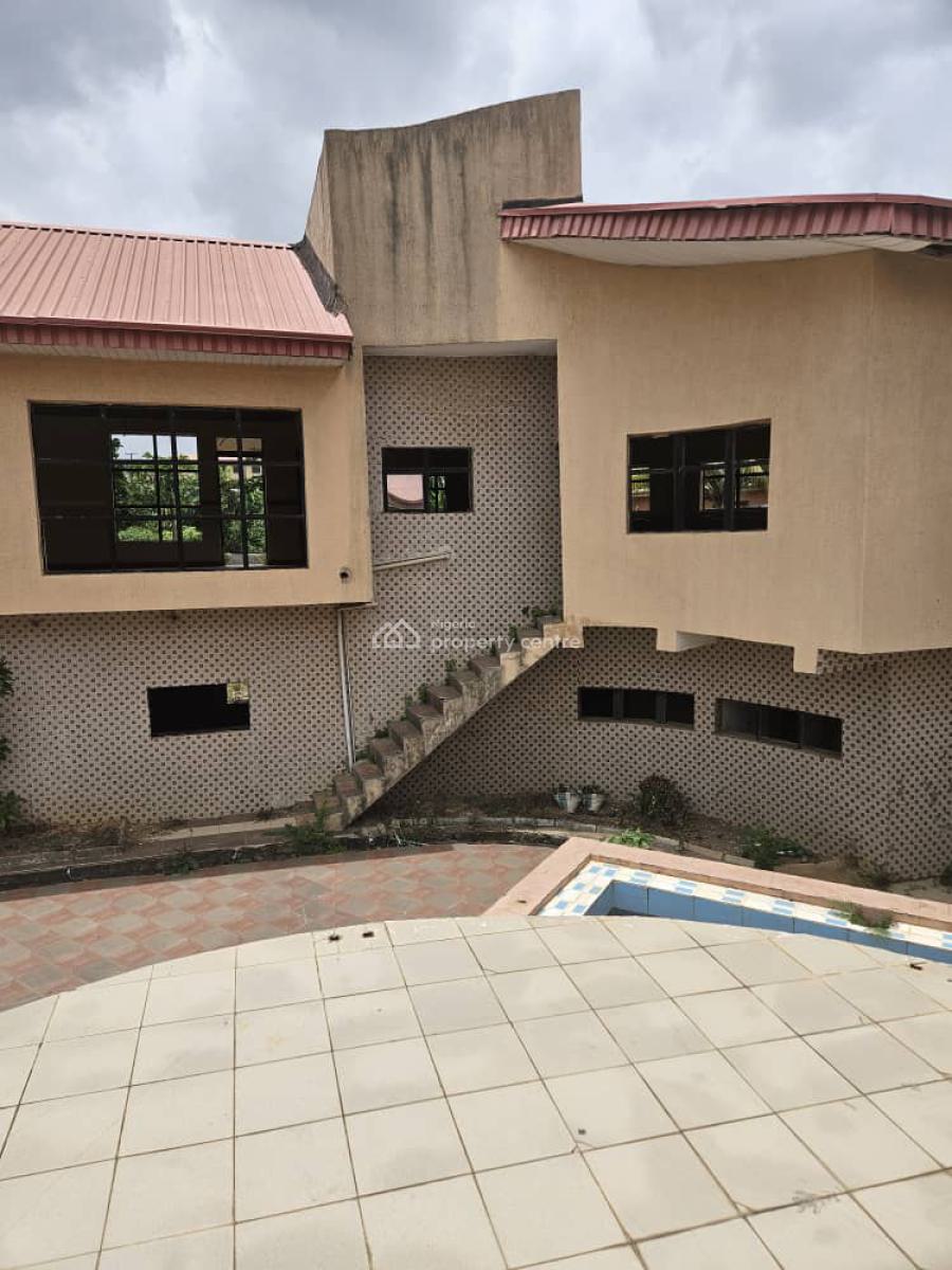 Massive Hotel in a Good Location, Iyana Adeoyo, Ringroad, Challenge, Ibadan, Oyo, Hotel / Guest House for Sale