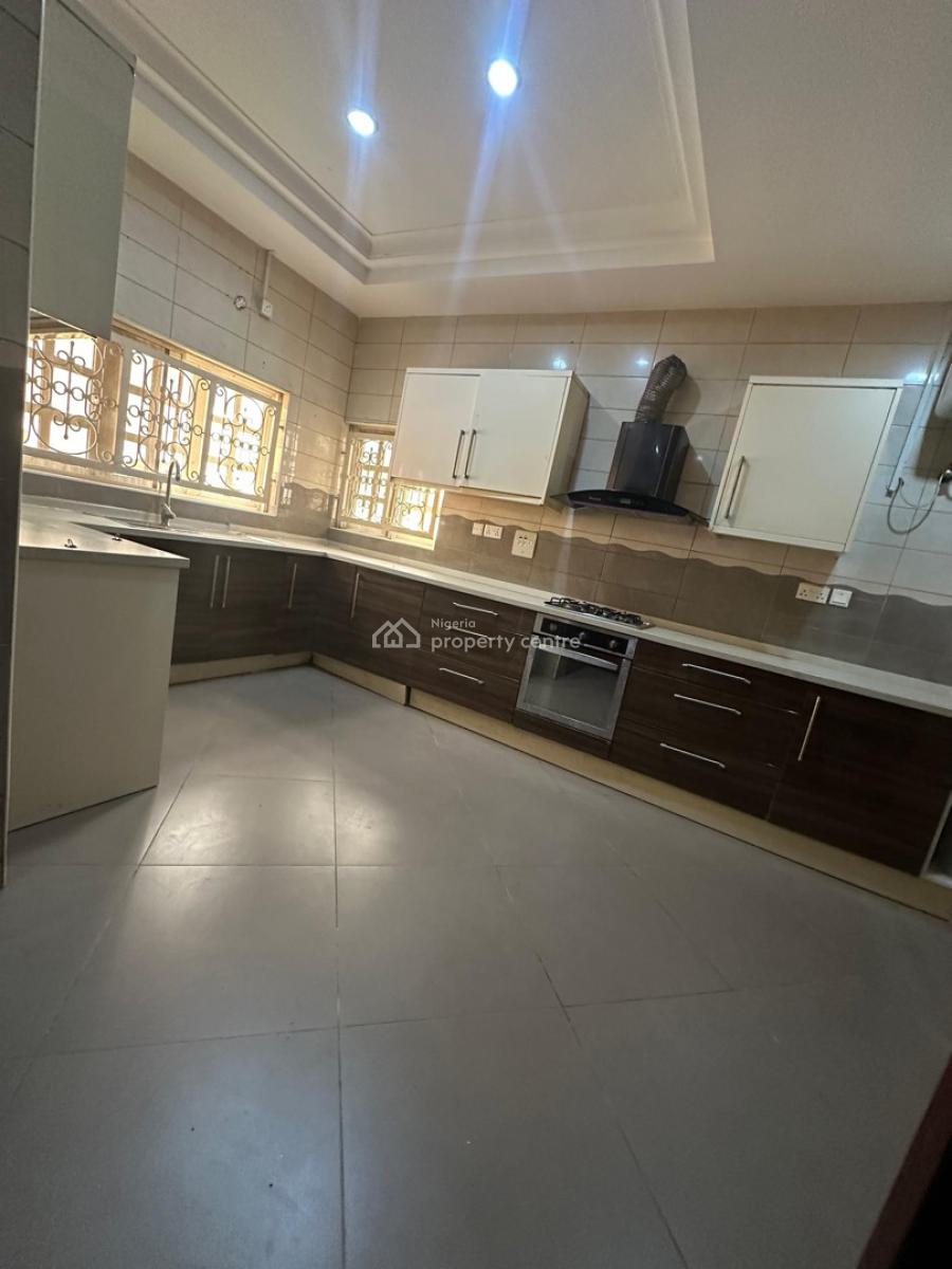a Well Renovated 4-bedroom Semi-detached Duplex with 2 Rooms Bq, Katampe Extension, Katampe, Abuja, Semi-detached Duplex for Rent