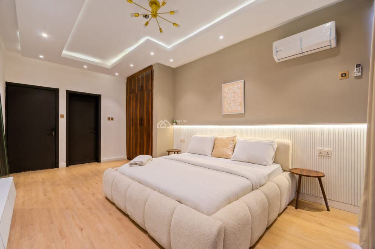 Luxury  Waterfront 2 Bedroom Apartment, Lekki Phase 1, Lekki, Lagos, Flat / Apartment Short Let