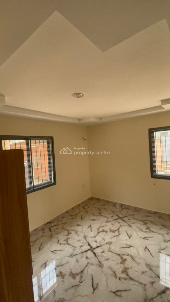 Room Self, Mafoluku, Oshodi, Lagos, Flat / Apartment for Rent