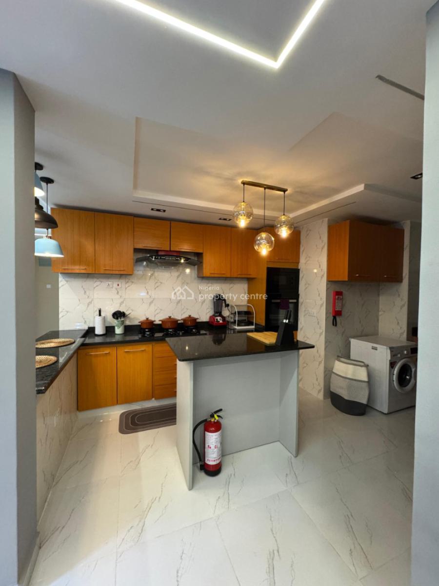 3-bedroom Cozy Apartment with Excellent Facilities, Block E Apartment 7, New Town Apartment, Olaleye New Town Estate, Iponri, Surulere, Lagos, Flat / Apartment Short Let