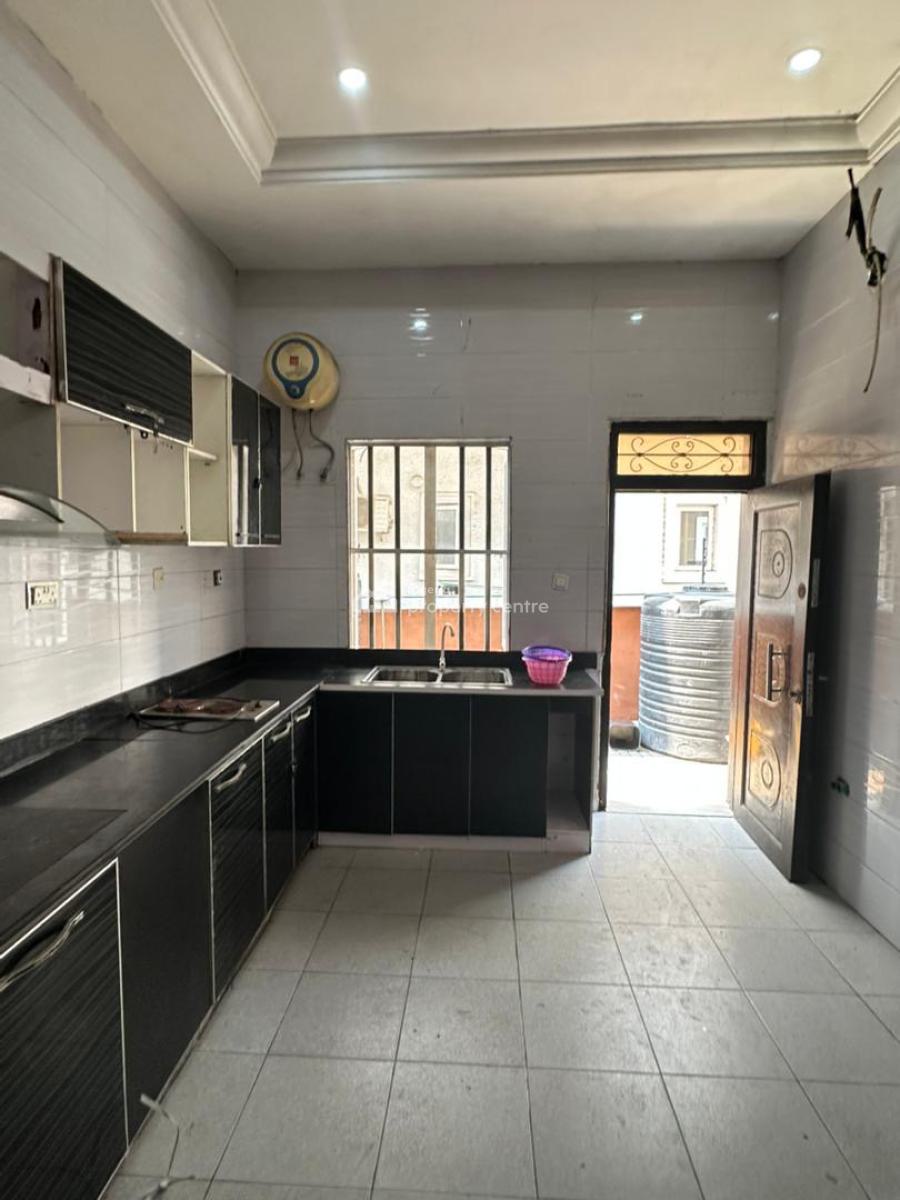 a Spacious Room in a Shared Apartment, Bera Estate Chevron, Lekki, Lagos, Self Contain (single Rooms) for Rent