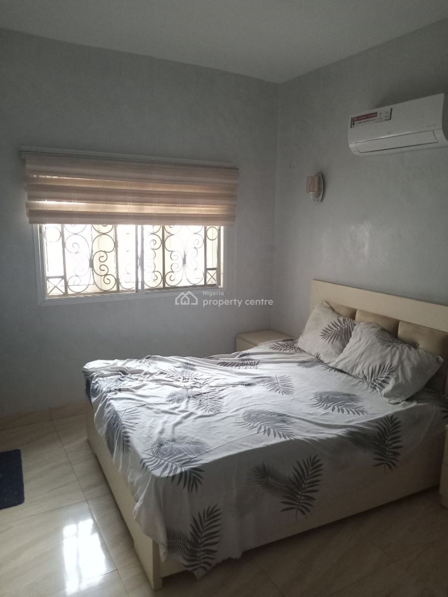 a Very Good Furnished & Serviced 2bedroom Flat + 1bq, Utako District ( Video of The Apartment Is Attached), Utako, Abuja, Flat / Apartment for Rent