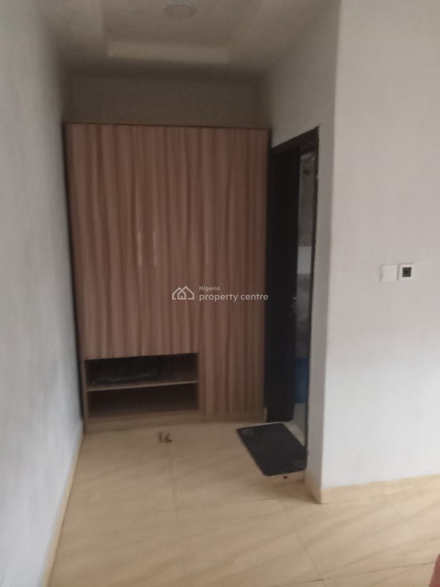 a Very Good Furnished & Serviced 2bedroom Flat + 1bq, Utako District ( Video of The Apartment Is Attached), Utako, Abuja, Flat / Apartment for Rent