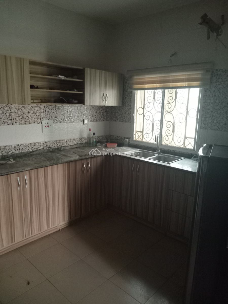 a Very Good Furnished & Serviced 2bedroom Flat + 1bq, Utako District ( Video of The Apartment Is Attached), Utako, Abuja, Flat / Apartment for Rent