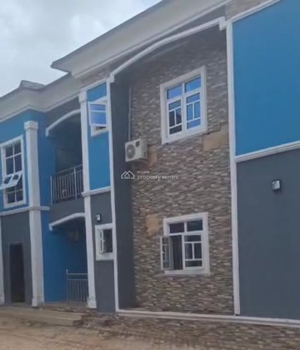 4flats of 3bedroom & 2flats of 2bedroom & 2flats of Room &parlour, Mtn Mast Ugbor Road, Gra Benin City., Benin, Oredo, Edo, Block of Flats for Sale