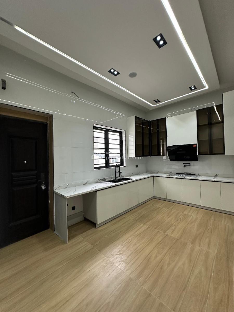 Contemporary Spacious 5 Bedroom Fully Detached Duplex with Bq, Lekki Lagos, Vgc, Lekki, Lagos, Detached Duplex for Sale