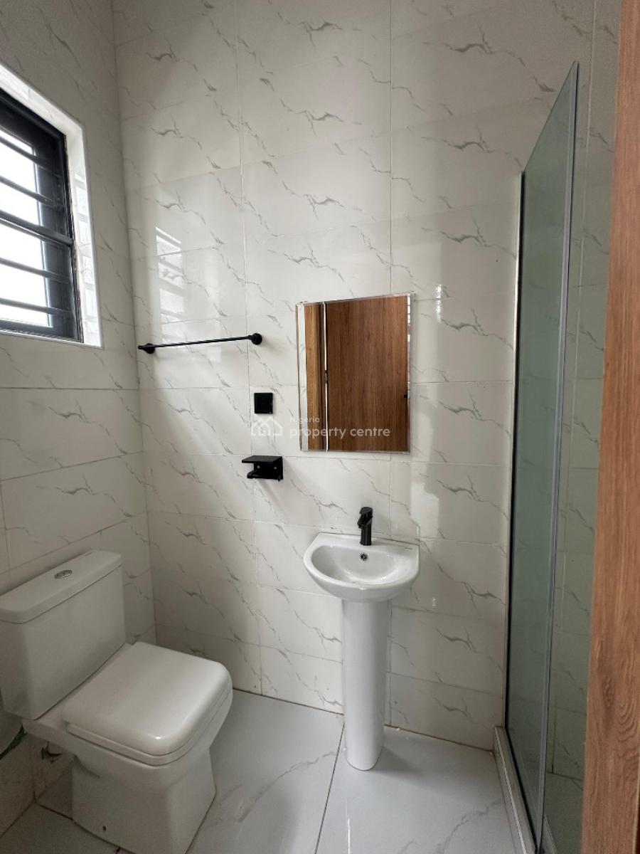 Spacious 5 Bedroom Fully Detached Duplex with Bq, Lekki Lagos, Vgc, Lekki, Lagos, Detached Duplex for Sale