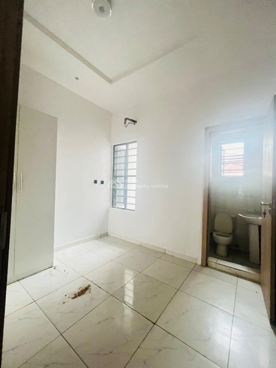 Spacious Room and Parlor with Constant Power Supply Light for N4m per, Royal Pine Gate 3 Estate Lekki Lagos, Lekki, Lagos, Mini Flat (room and Parlour) for Rent