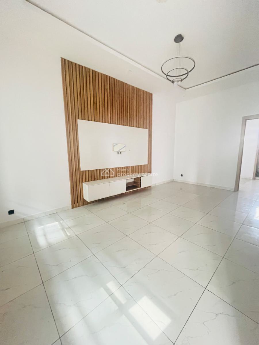 Spacious Room and Parlor with Constant Power Supply Light for N4m per, Royal Pine Gate 3 Estate Lekki Lagos, Lekki, Lagos, Mini Flat (room and Parlour) for Rent