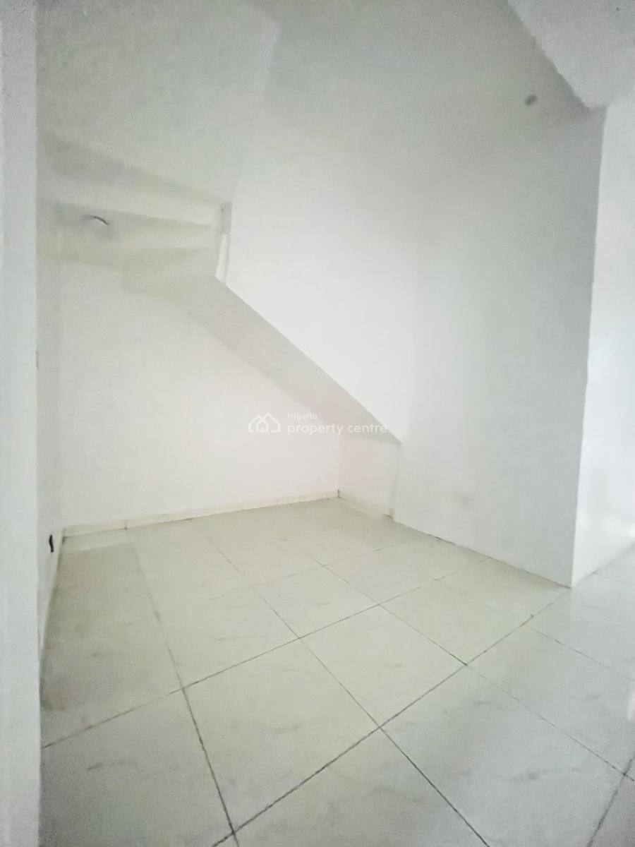 Spacious Room and Parlor with Constant Power Supply Light for N4m per, Royal Pine Gate 3 Estate Lekki Lagos, Lekki, Lagos, Mini Flat (room and Parlour) for Rent