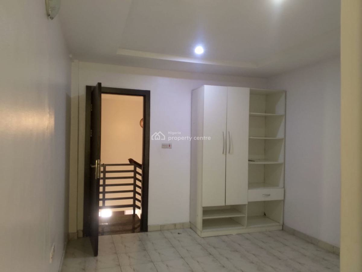 4bedroom Maisonnette with a Swimming Pool, Lekki Phase 1, Lekki, Lagos, House for Rent