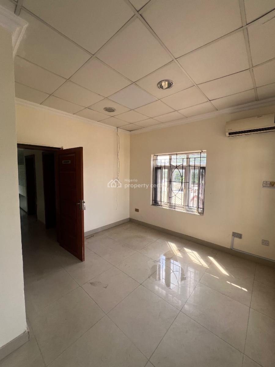 110sqm Office Space with a Massive Compound, Ikoyi, Lagos, Commercial Property for Rent
