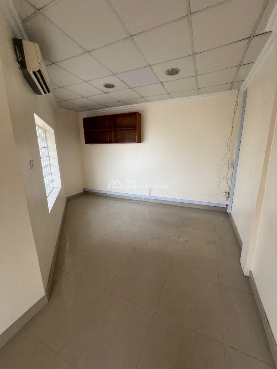 110sqm Office Space with a Massive Compound, Ikoyi, Lagos, Commercial Property for Rent
