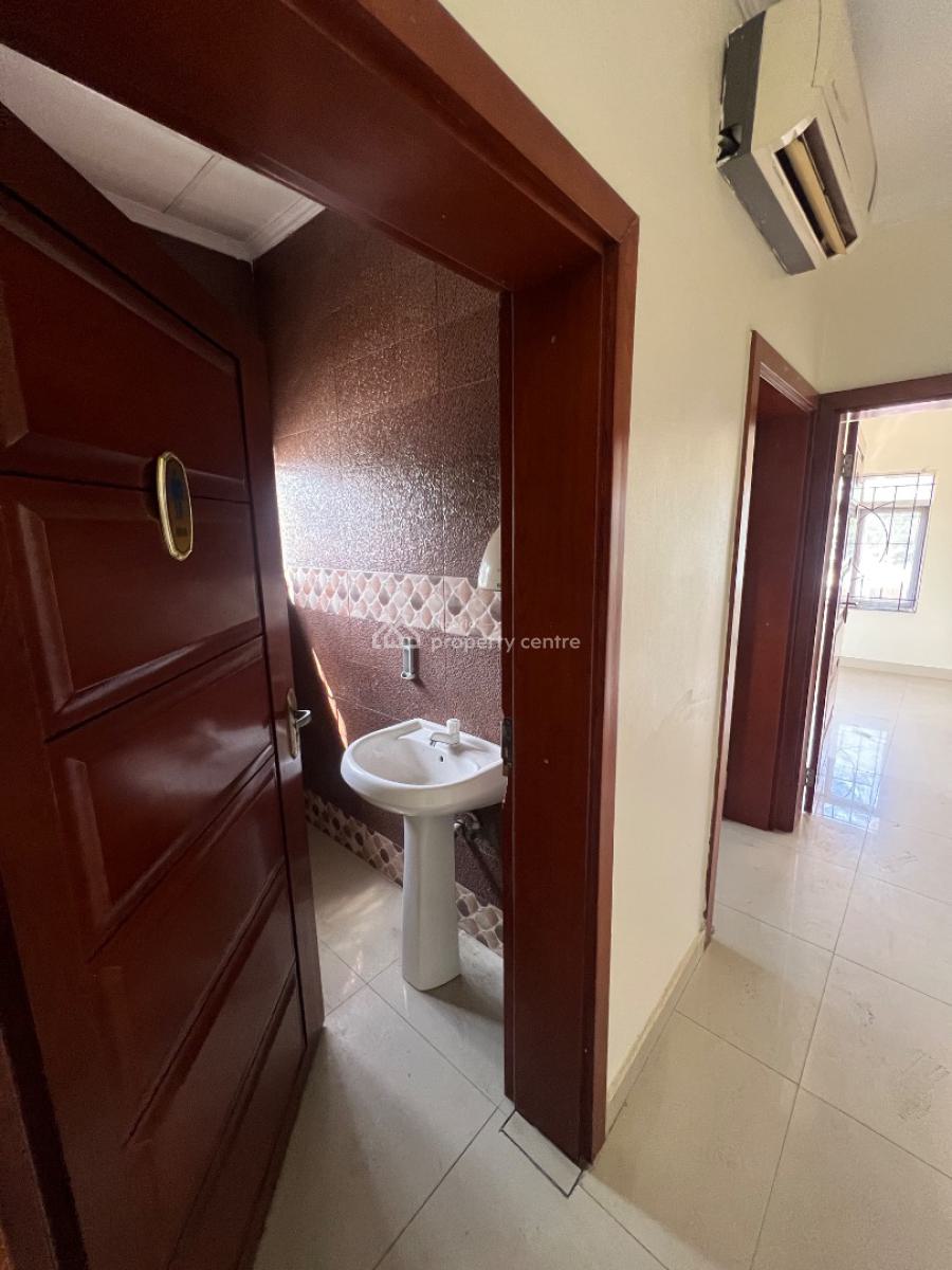110sqm Office Space with a Massive Compound, Ikoyi, Lagos, Commercial Property for Rent