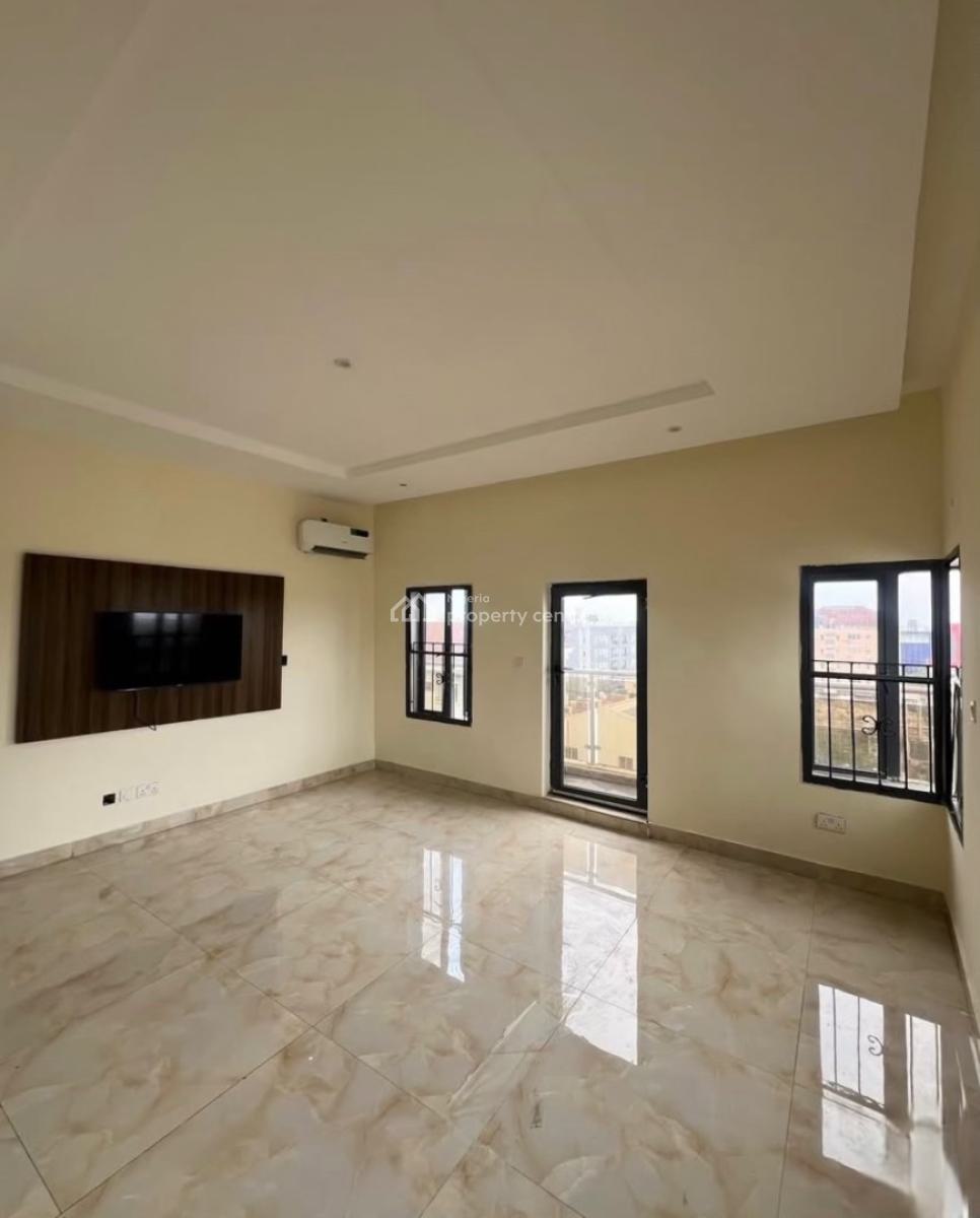 Spacious 3 Bedroom Apartment with Bq and Swimming Pool, Victoria Island, Victoria Island (vi), Lagos, Flat / Apartment for Rent
