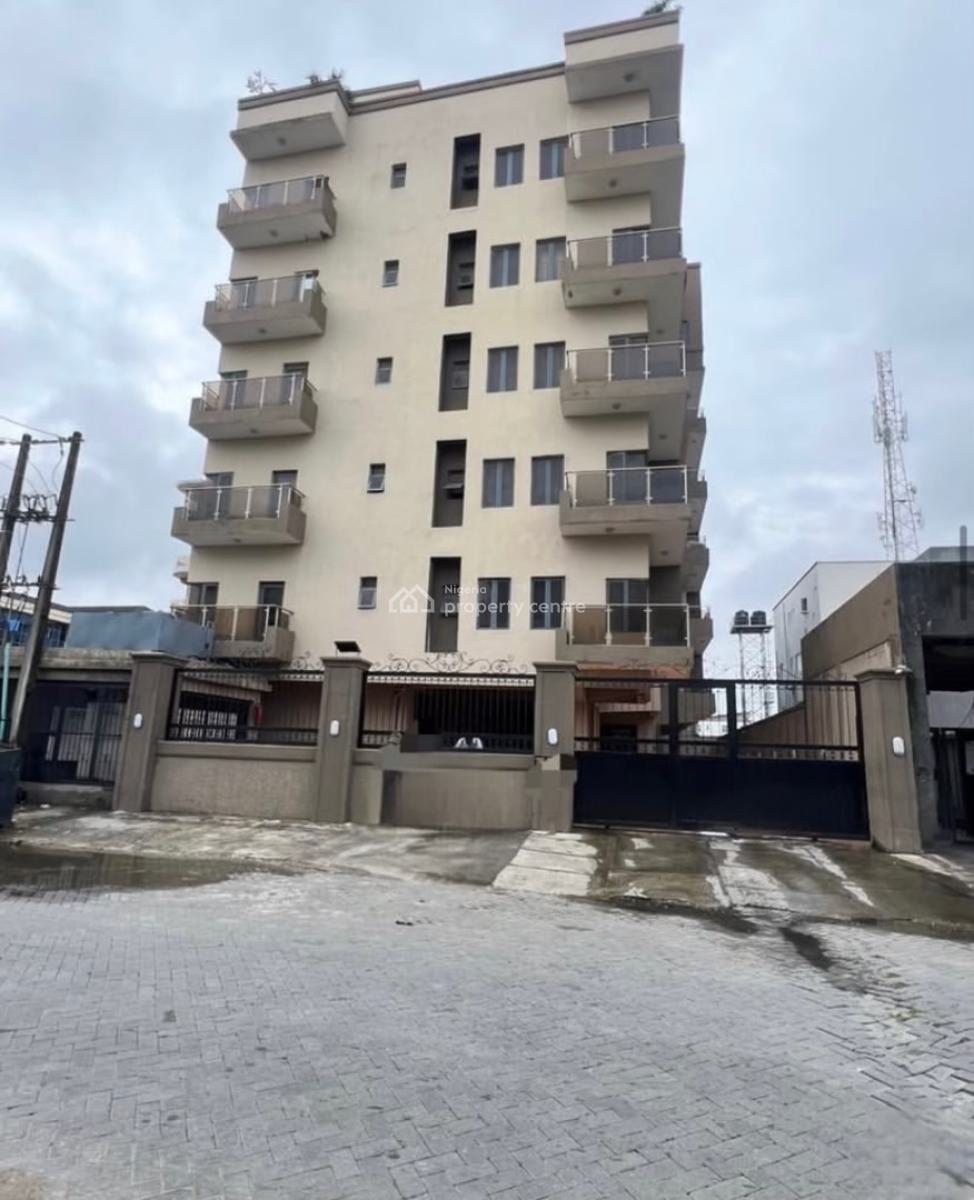 Spacious 3 Bedroom Apartment with Bq and Swimming Pool, Victoria Island, Victoria Island (vi), Lagos, Flat / Apartment for Rent