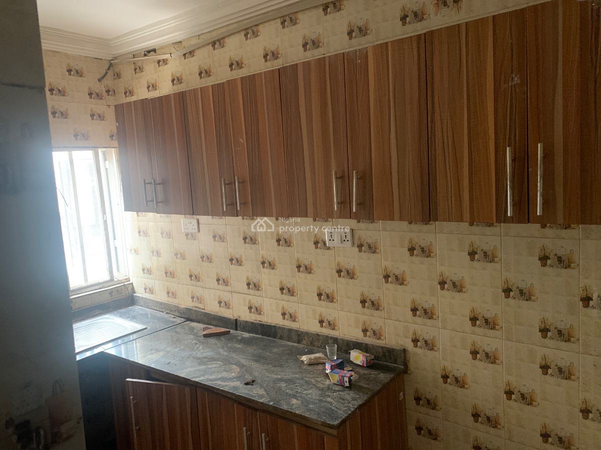 Well Maintained Luxury 2 Bedroom Apartment, Off Agboyi Road, Alapere, Ketu, Lagos, Flat / Apartment for Rent