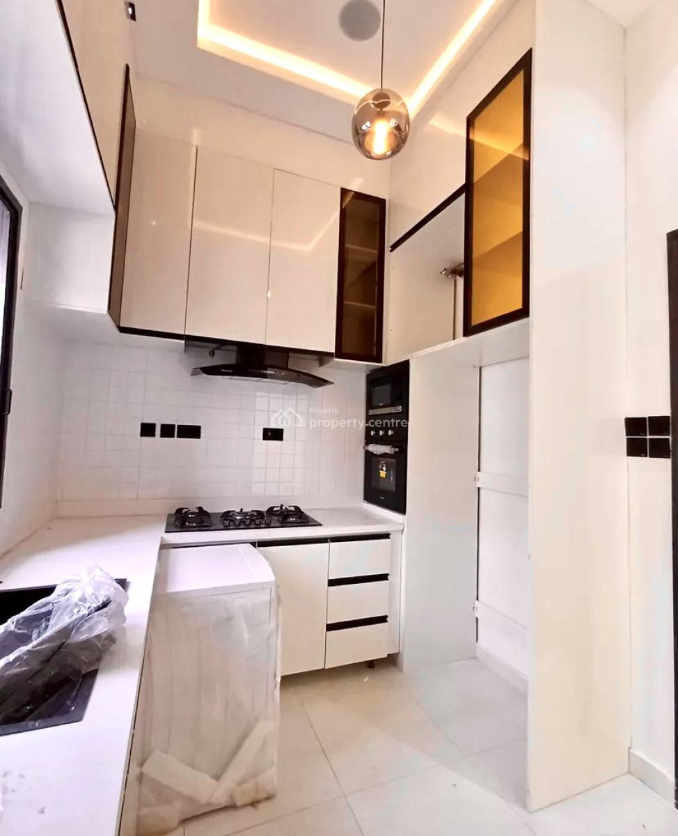 Luxurious 2 Bedroom Apartment with Bq and Swimming Pool, Lekki Phase 1, Lekki, Lagos, Flat / Apartment for Rent