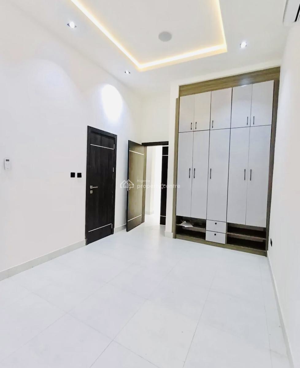 Luxurious 2 Bedroom Apartment with Bq and Swimming Pool, Lekki Phase 1, Lekki, Lagos, Flat / Apartment for Rent
