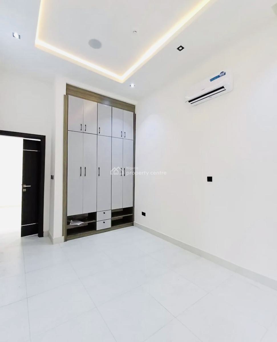 Luxurious 2 Bedroom Apartment with Bq and Swimming Pool, Lekki Phase 1, Lekki, Lagos, Flat / Apartment for Rent