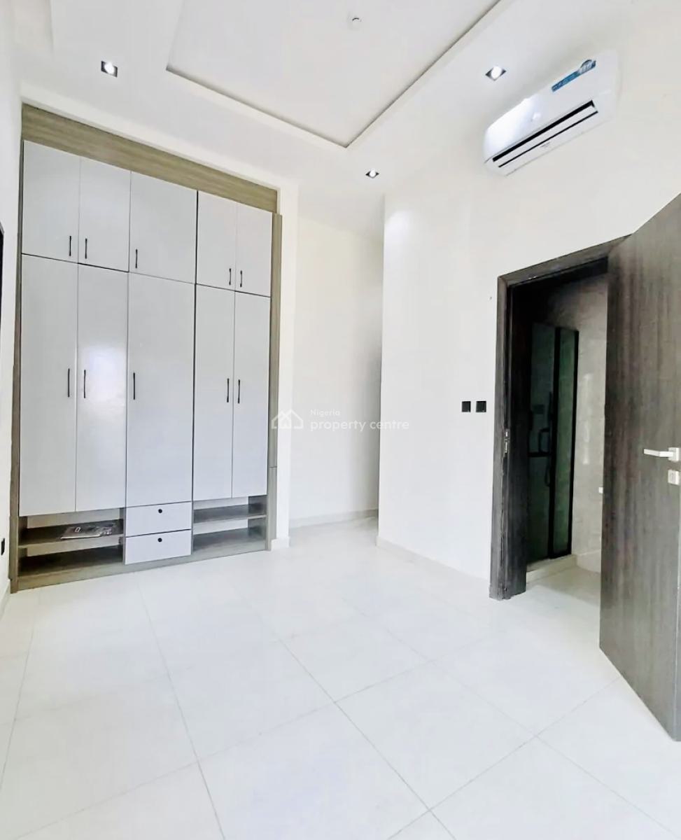 Luxurious 2 Bedroom Apartment with Bq and Swimming Pool, Lekki Phase 1, Lekki, Lagos, Flat / Apartment for Rent