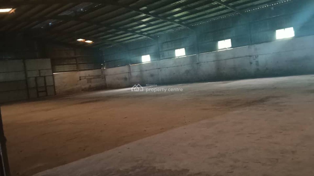 Warehouse, New Felele Challenge, Ibadan, Oyo, Warehouse for Sale