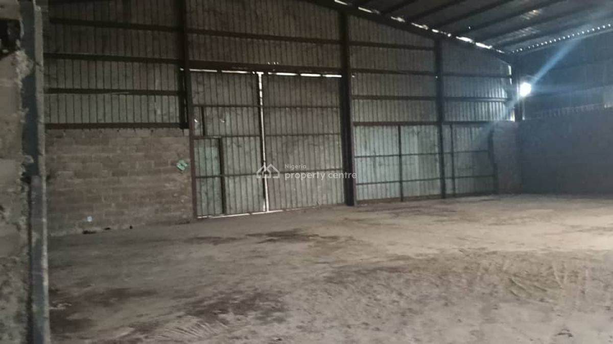Warehouse, New Felele Challenge, Ibadan, Oyo, Warehouse for Sale