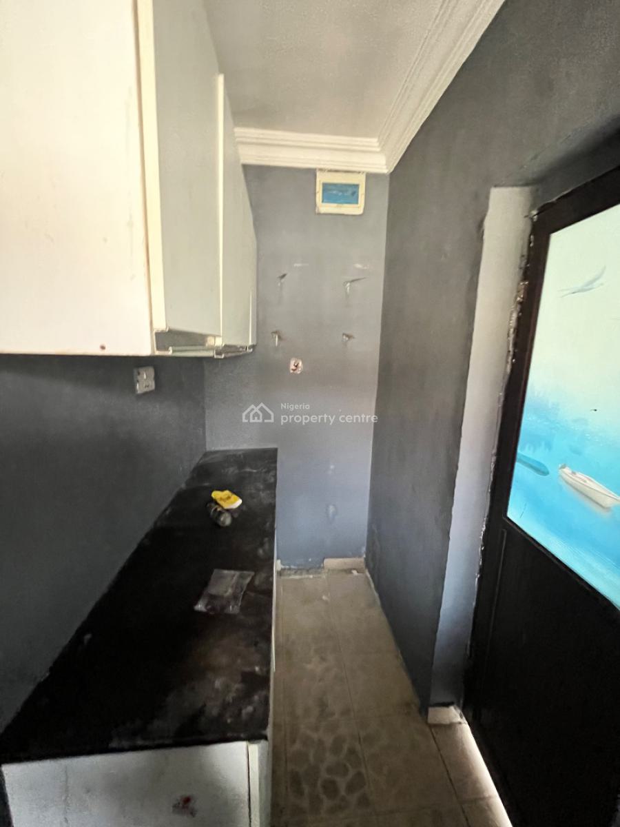 Luxury Beautiful Room and Parlor Upstairs, Mobil Road, Northwest, Ilaje, Ajah, Lagos, Mini Flat (room and Parlour) for Rent