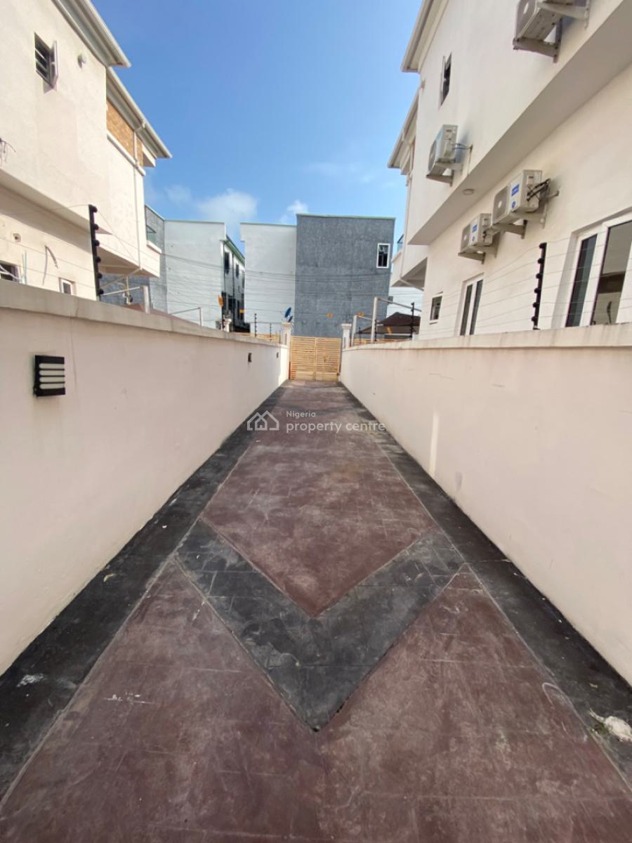 5 Bedrooms Detached Duplex with Bq, Orchid Road, Lekki Phase 2, Lekki, Lagos, Detached Duplex for Rent