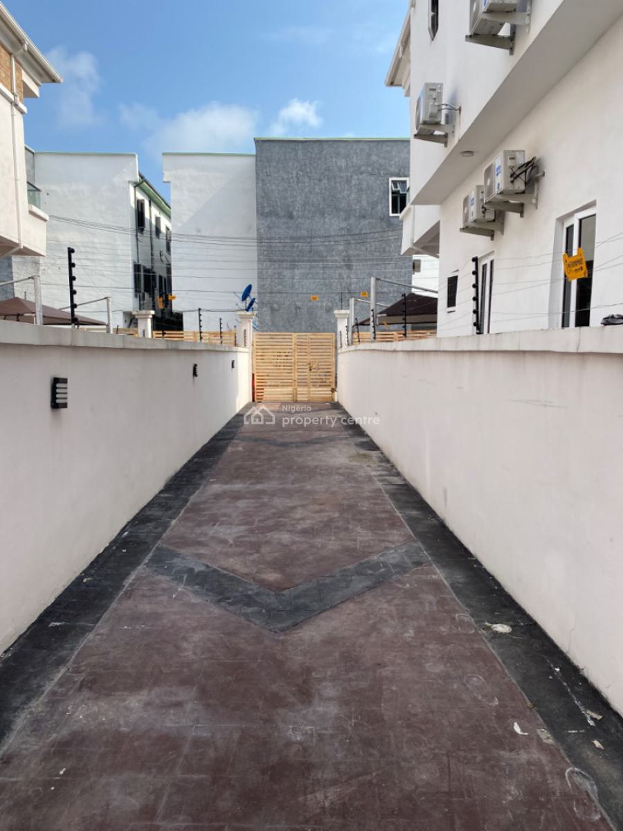 5 Bedrooms Detached Duplex with Bq, Orchid Road, Lekki Phase 2, Lekki, Lagos, Detached Duplex for Rent