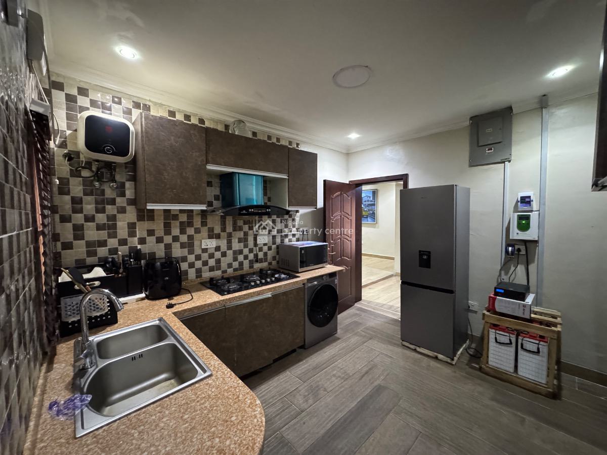 Luxury 2 Bedroom with Visitors Toilet, Adekunle Street, Magodo, Lagos, Flat / Apartment for Rent
