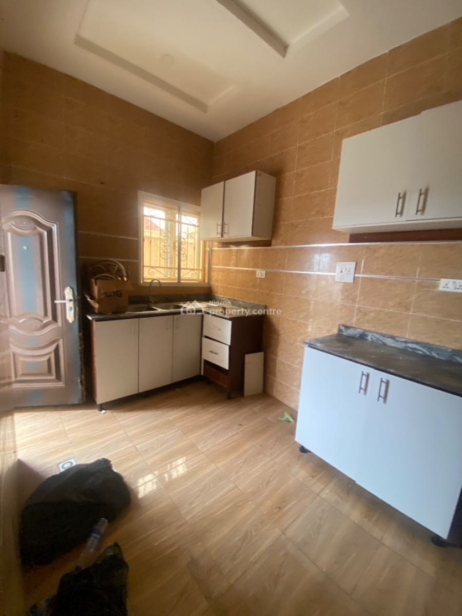 Neatly Built 3 Bedrooms Flat, Life Camp, Abuja, Flat / Apartment for Rent