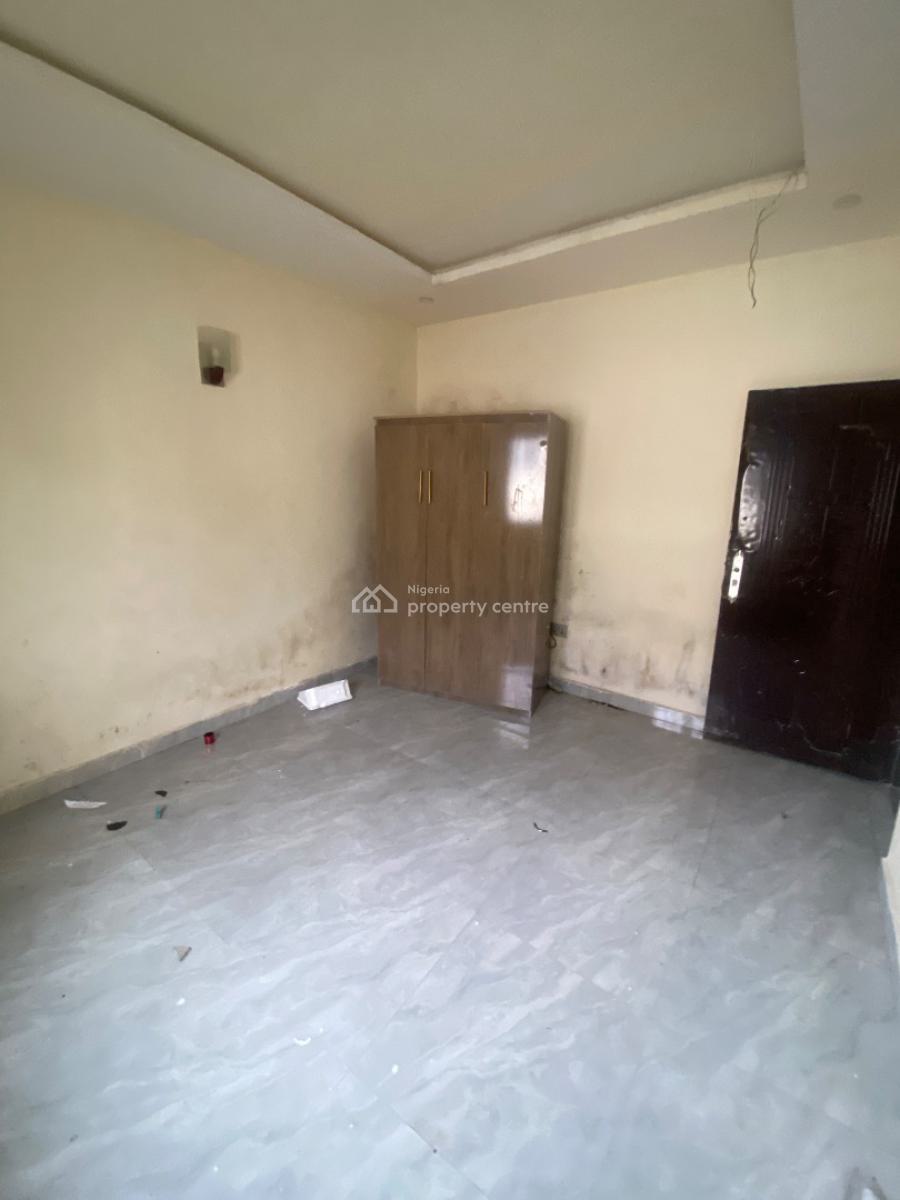 Neatly Built 3 Bedrooms Flats, Life Camp, Abuja, Flat / Apartment for Rent