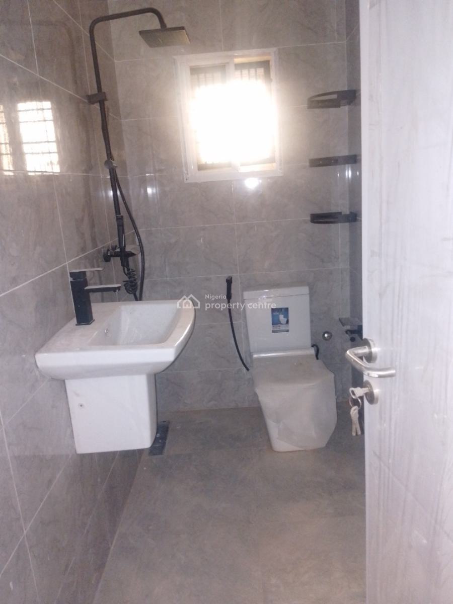 3 Bedroom Apartment with 1 Room Self Contained Bq, Off Umar Shuaibu Avenue, Wuye, Wuye, Abuja, Flat / Apartment for Sale