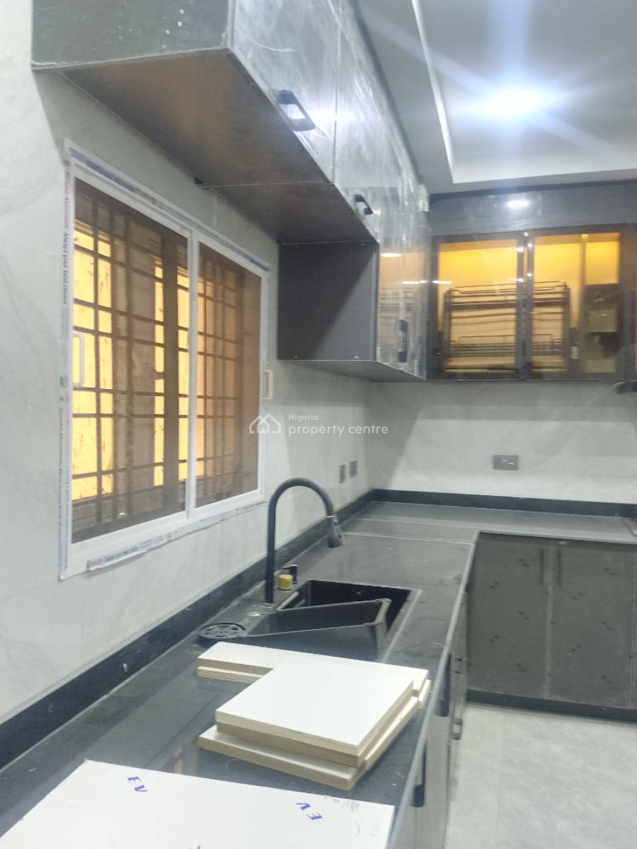 3 Bedroom Apartment with 1 Room Self Contained Bq, Off Umar Shuaibu Avenue, Wuye, Wuye, Abuja, Flat / Apartment for Sale