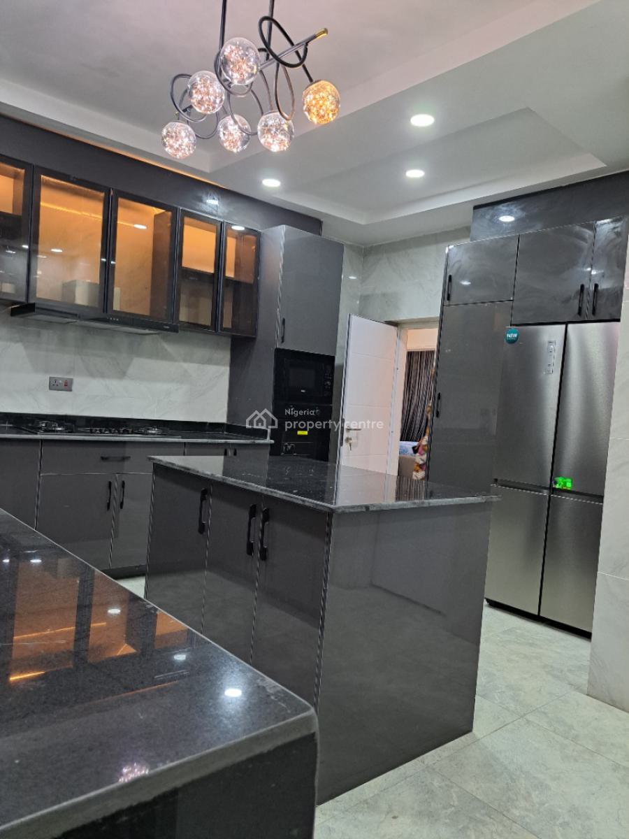 3 Bedrooms Apartment with 1 Room Self Contained Bq, Off Umar Shuaibu Avenue, Wuye, Abuja, Flat / Apartment for Sale