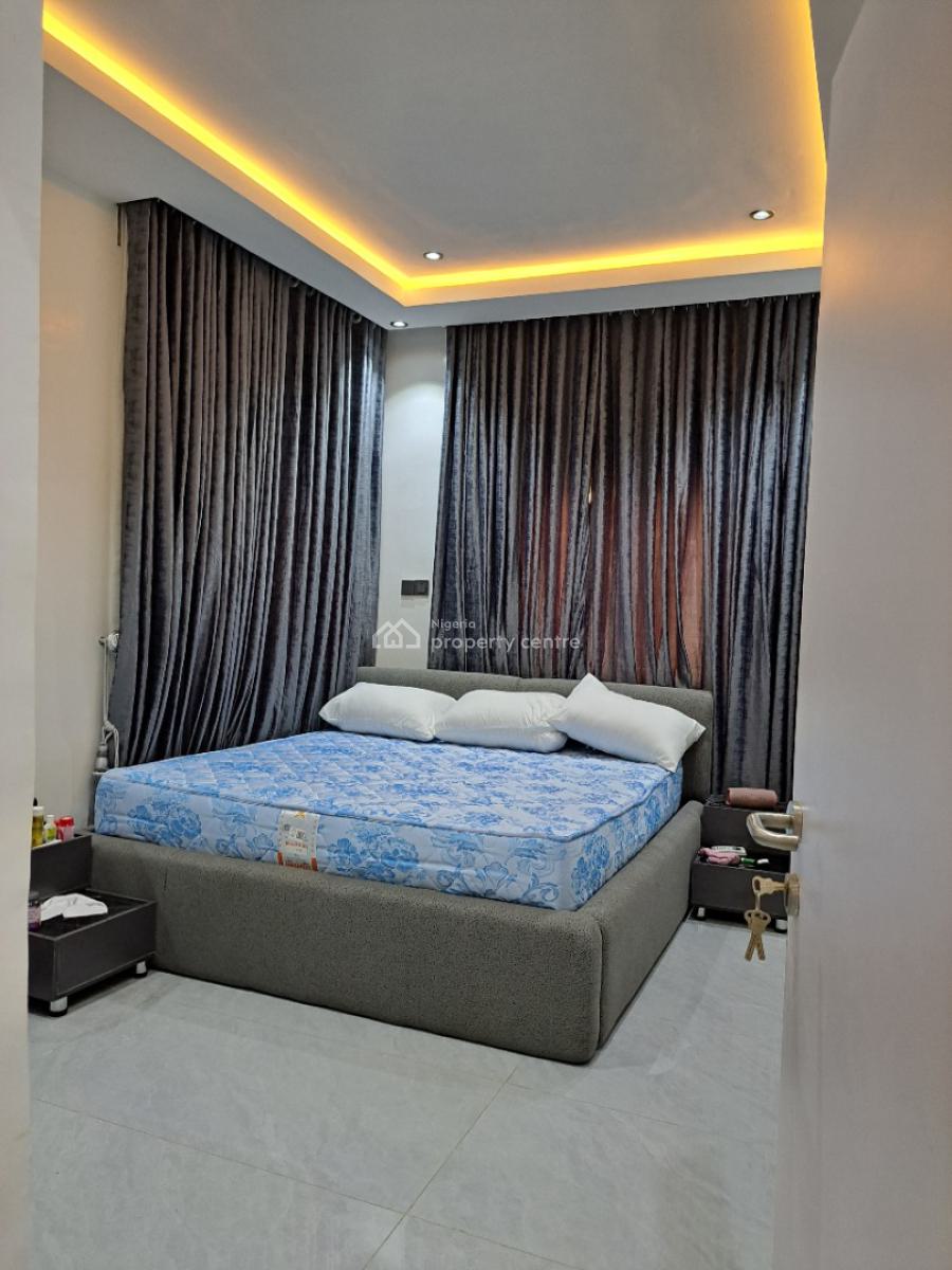 3 Bedrooms Apartment with 1 Room Self Contained Bq, Off Umar Shuaibu Avenue, Wuye, Abuja, Flat / Apartment for Sale