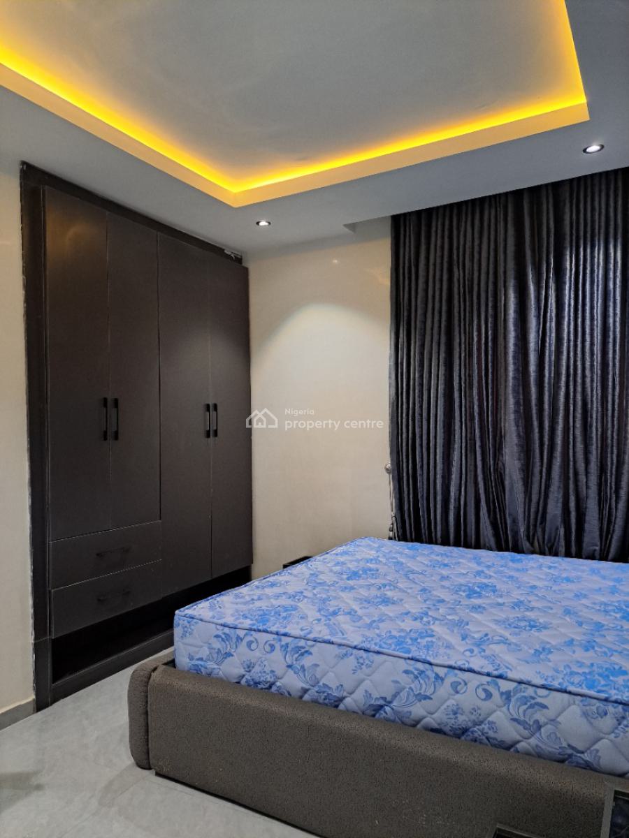 3 Bedrooms Apartment with 1 Room Self Contained Bq, Off Umar Shuaibu Avenue, Wuye, Abuja, Flat / Apartment for Sale