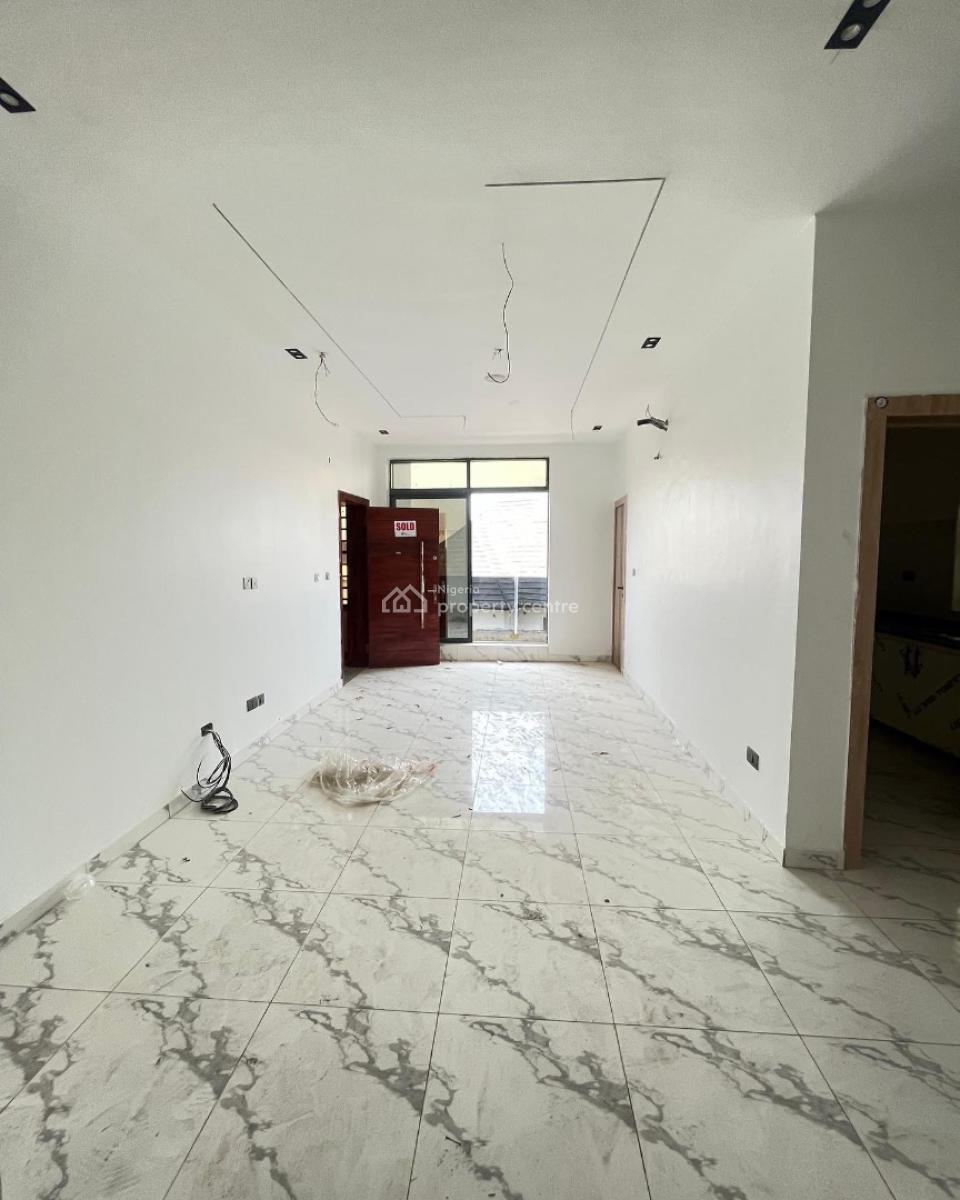 Stunning 2 Bedroom Apartment with Swimming Pool and Gym, Conservation Center, Lekki, Lagos, Block of Flats for Sale